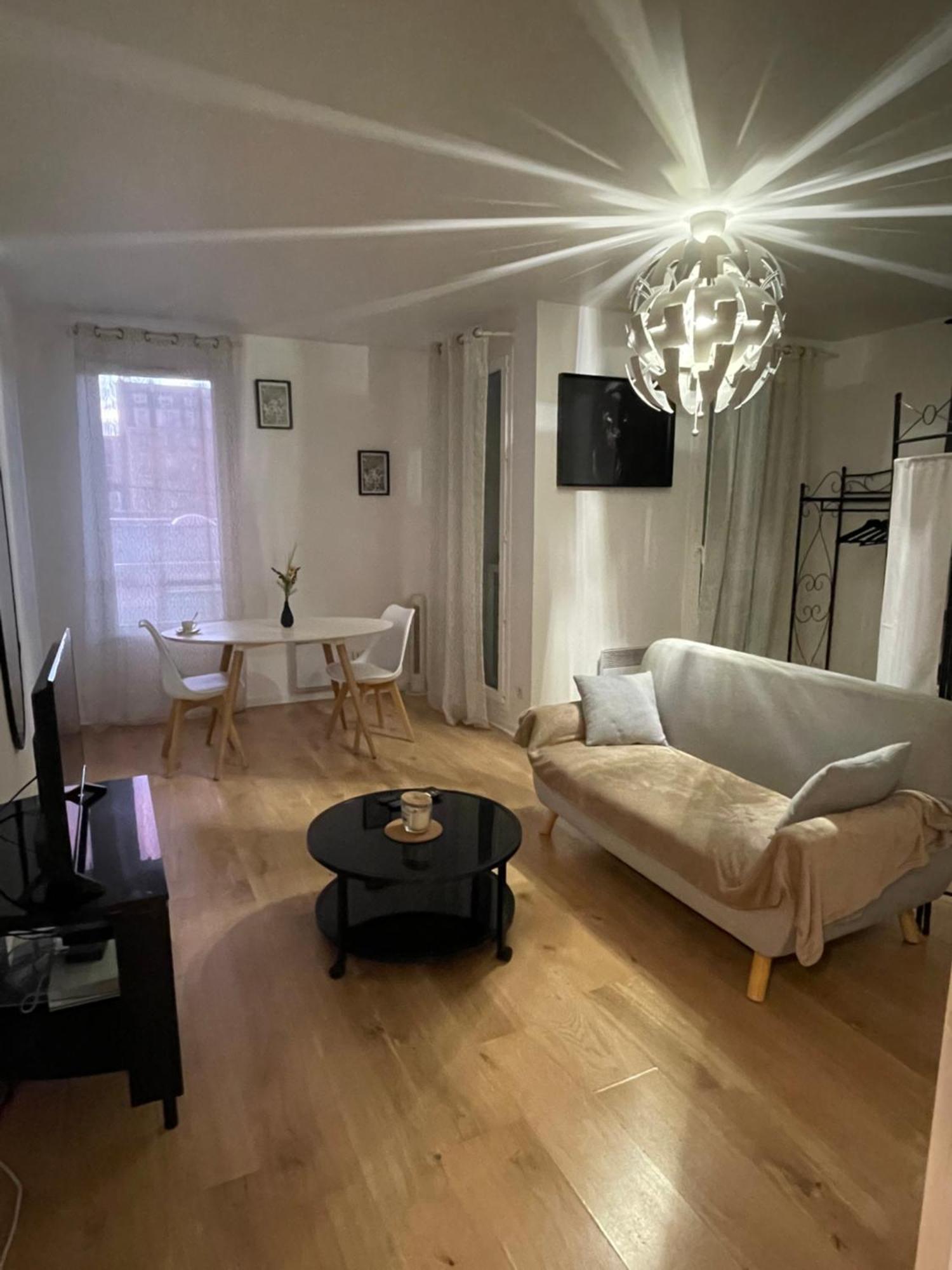 Jolie Chambre Proche De Paris Et Sa Peripherie Обервил Екстериор снимка