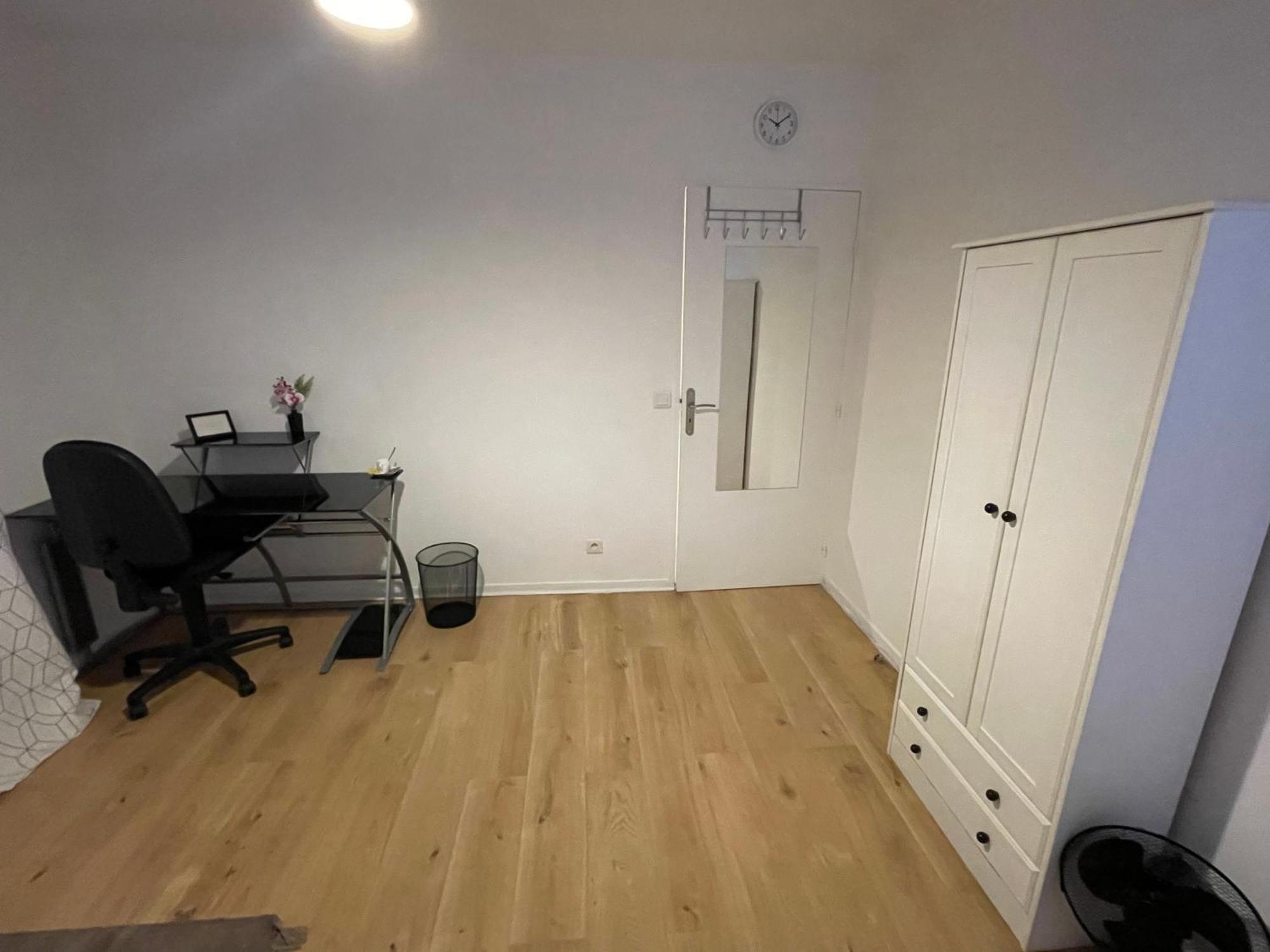 Jolie Chambre Proche De Paris Et Sa Peripherie Обервил Екстериор снимка