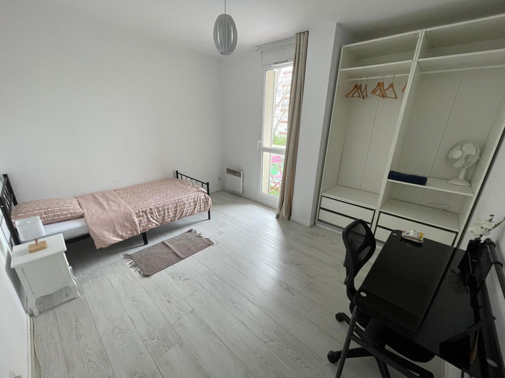 Jolie Chambre Proche De Paris Et Sa Peripherie Обервил Екстериор снимка