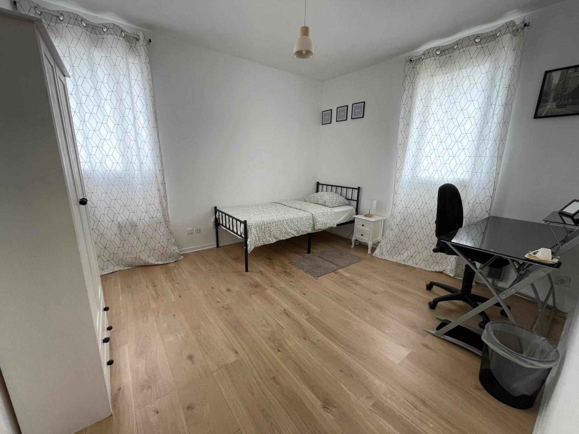 Jolie Chambre Proche De Paris Et Sa Peripherie Обервил Екстериор снимка